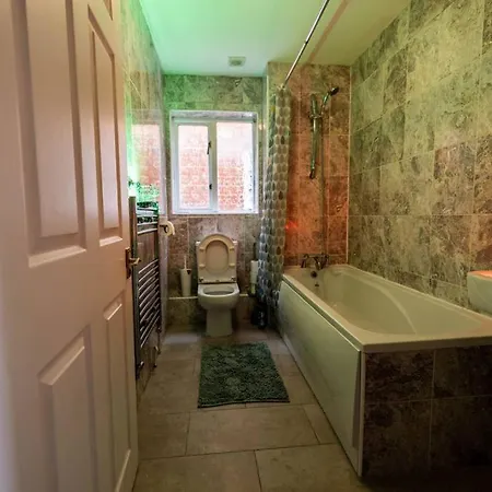 3 Bedrooms House-Sofabed-Parking-Bbqstove-Garden London Exterior foto