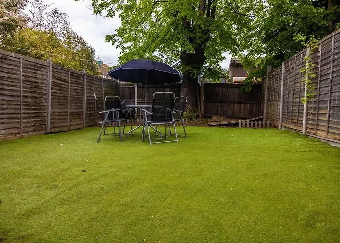 3 Bedrooms House-Sofabed-Parking-Bbqstove-Garden