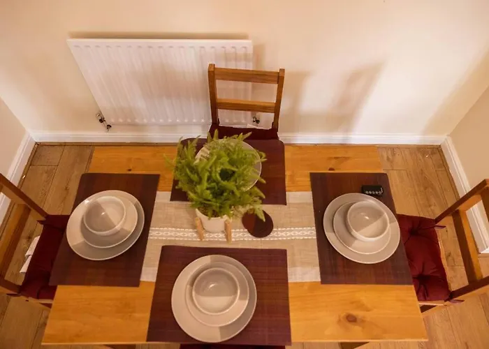 3 Bedrooms House-Sofabed-Parking-Bbqstove-Garden