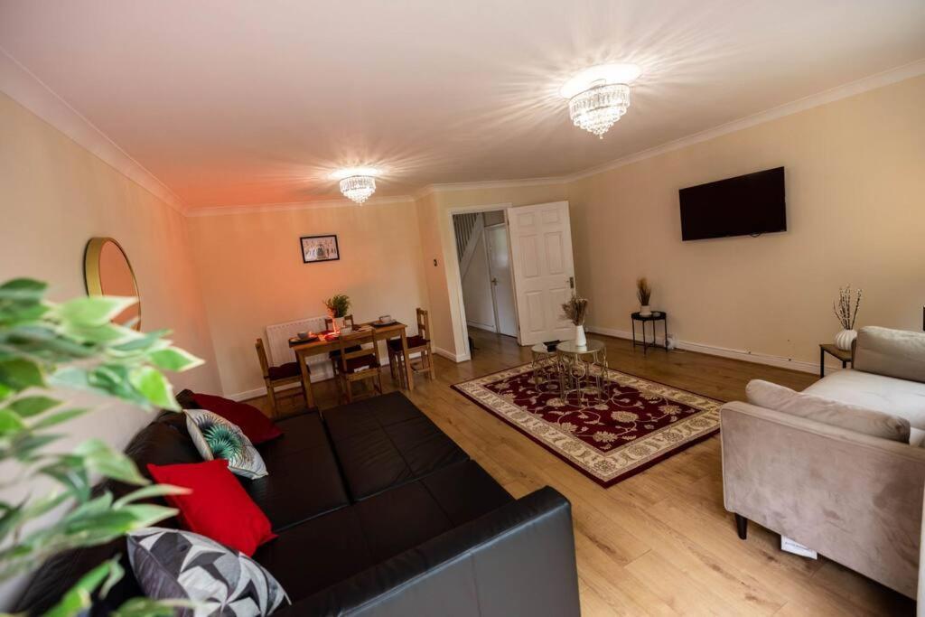 Appartement 3 Bedrooms House-sofabed-parking-bbqstove-garden
