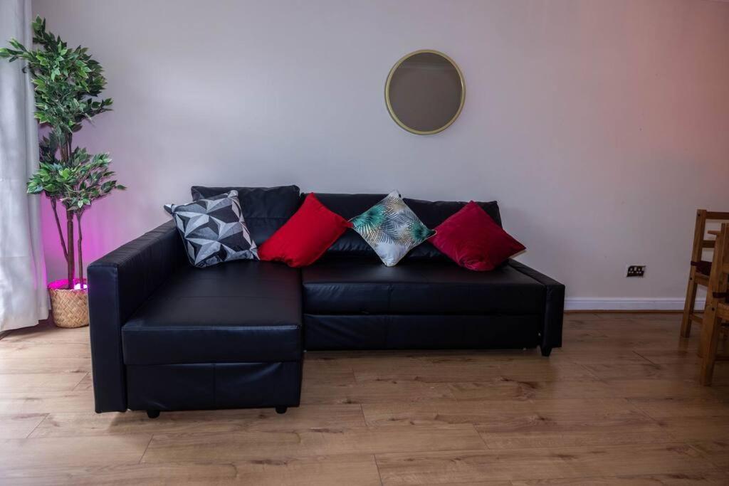 Appartement 3 Bedrooms House-sofabed-parking-bbqstove-garden *